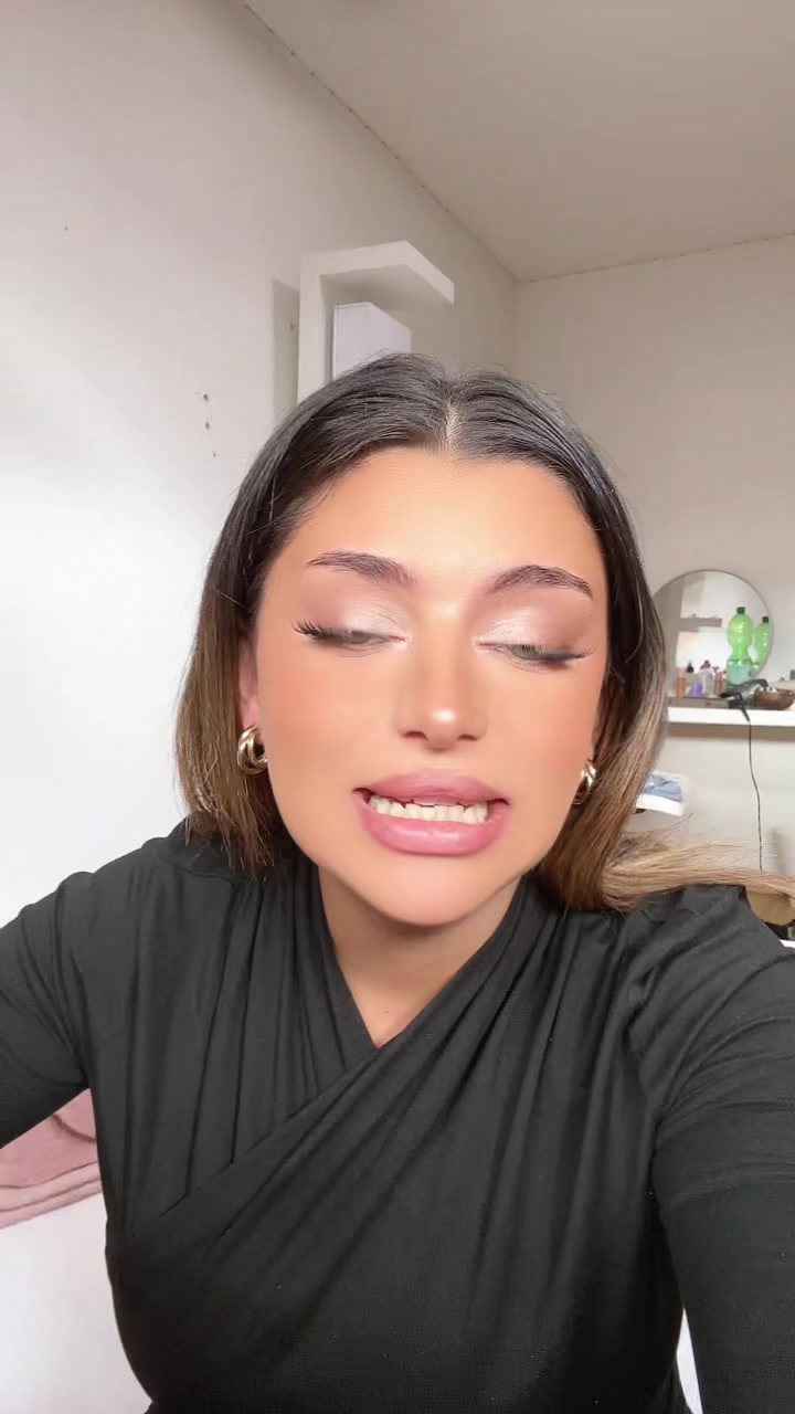 @MiraBks