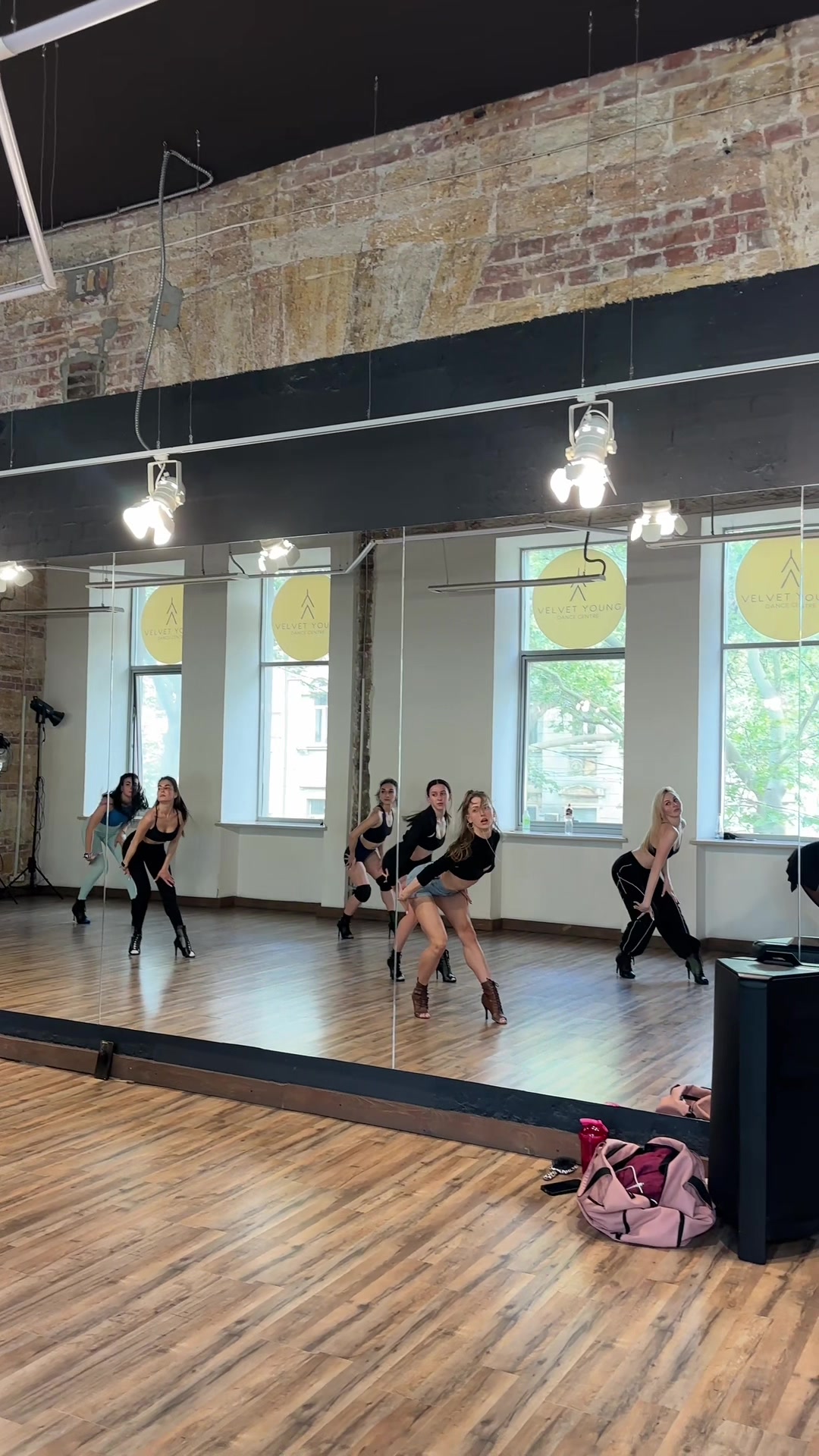 @nli.k.dance