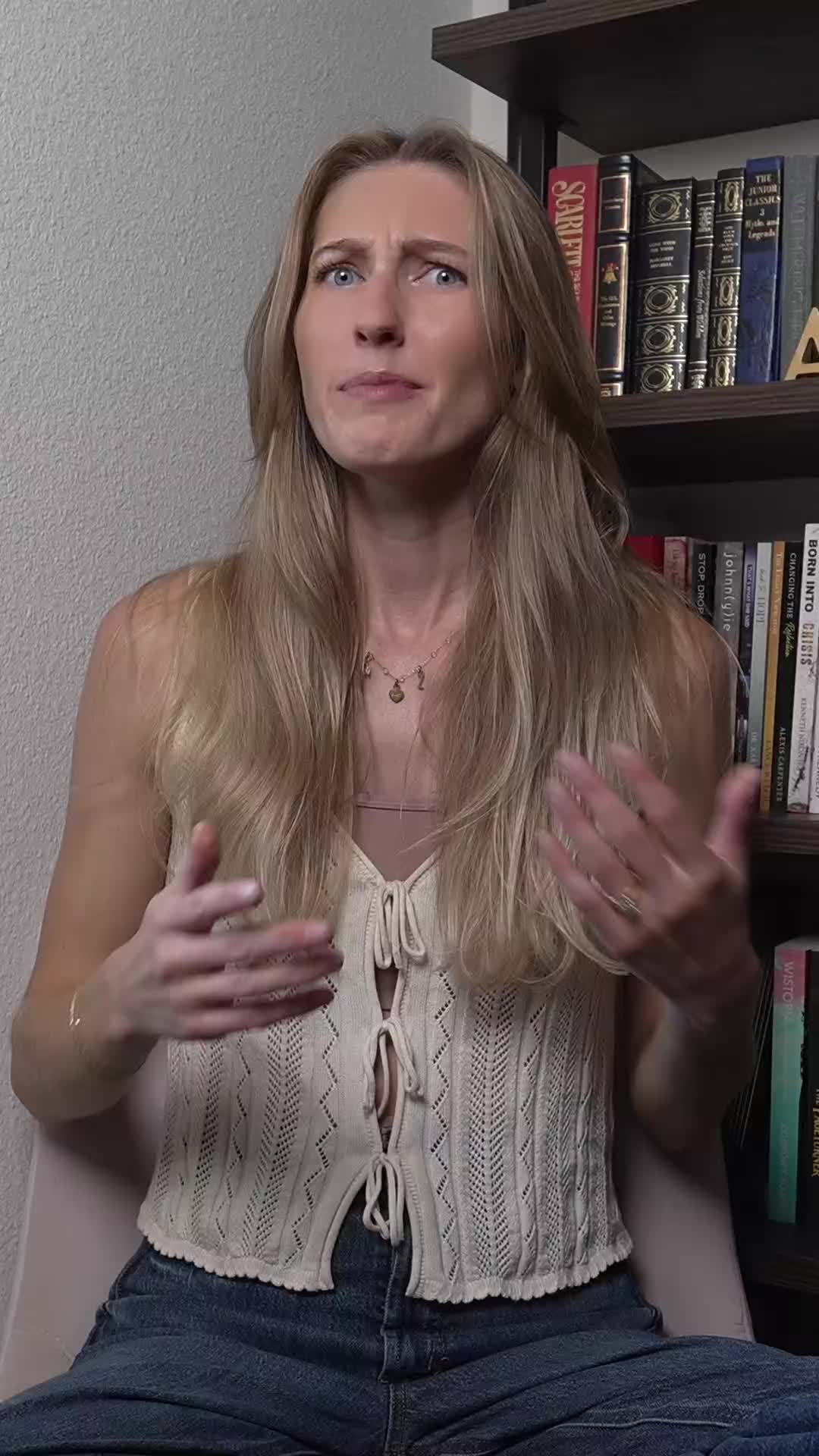 @Allison Buehner, Book Editor✍️