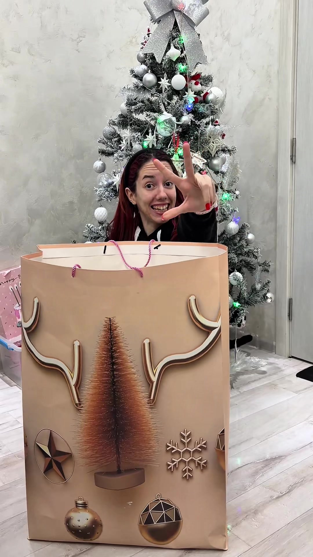 @EmiFox