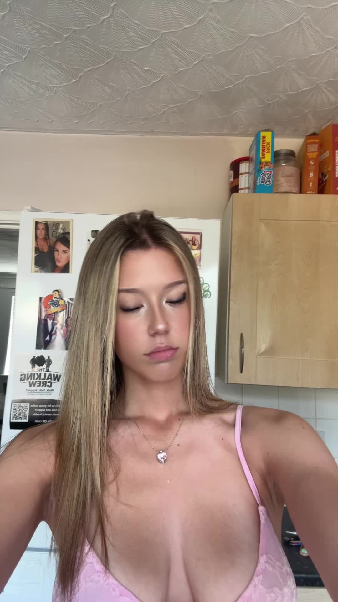 @𝐑𝐄𝐍𝐀𝐄🤍