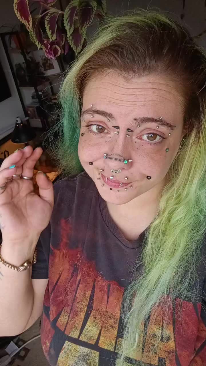 @ZombieGirl✨