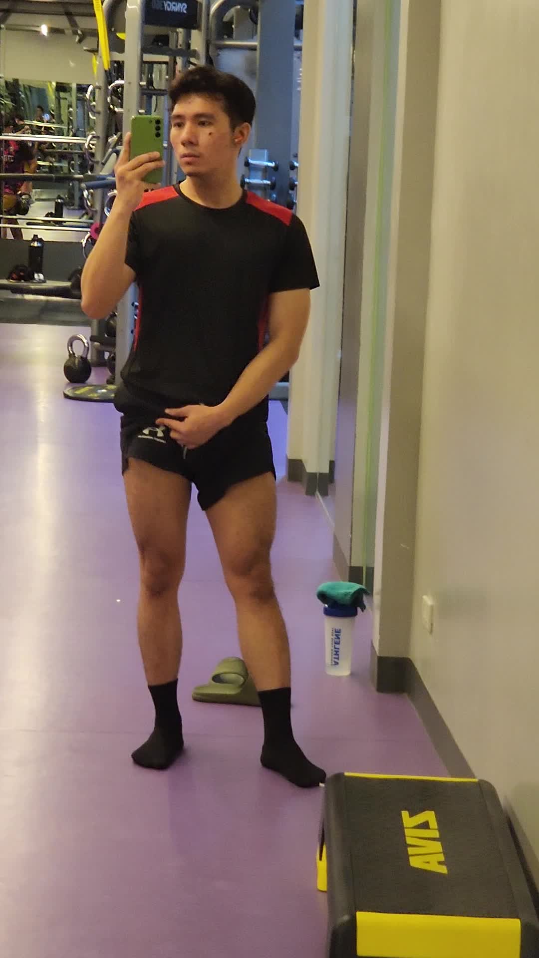 @Neo_Whaytu on IG