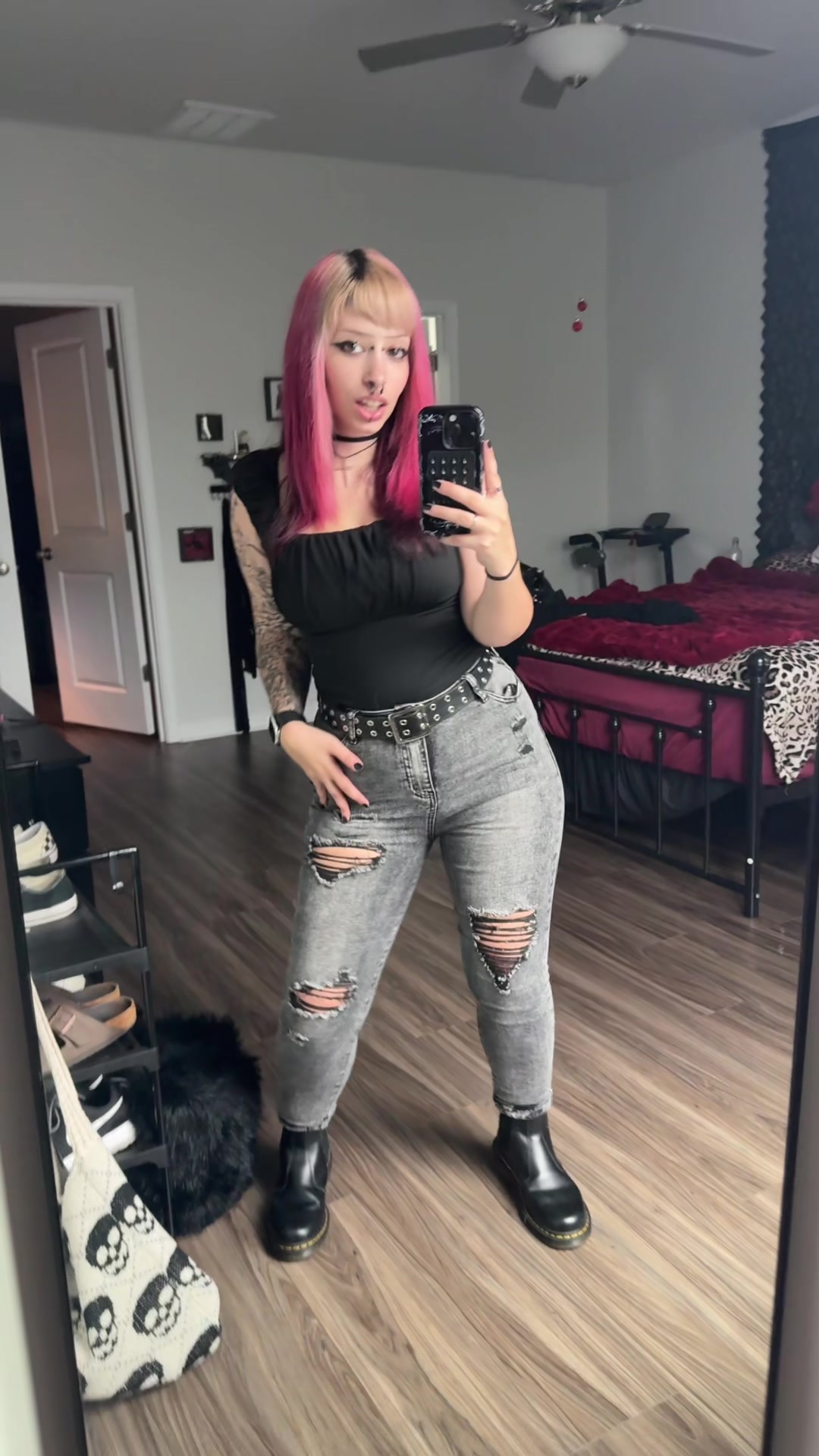 @JaneSpookyHot