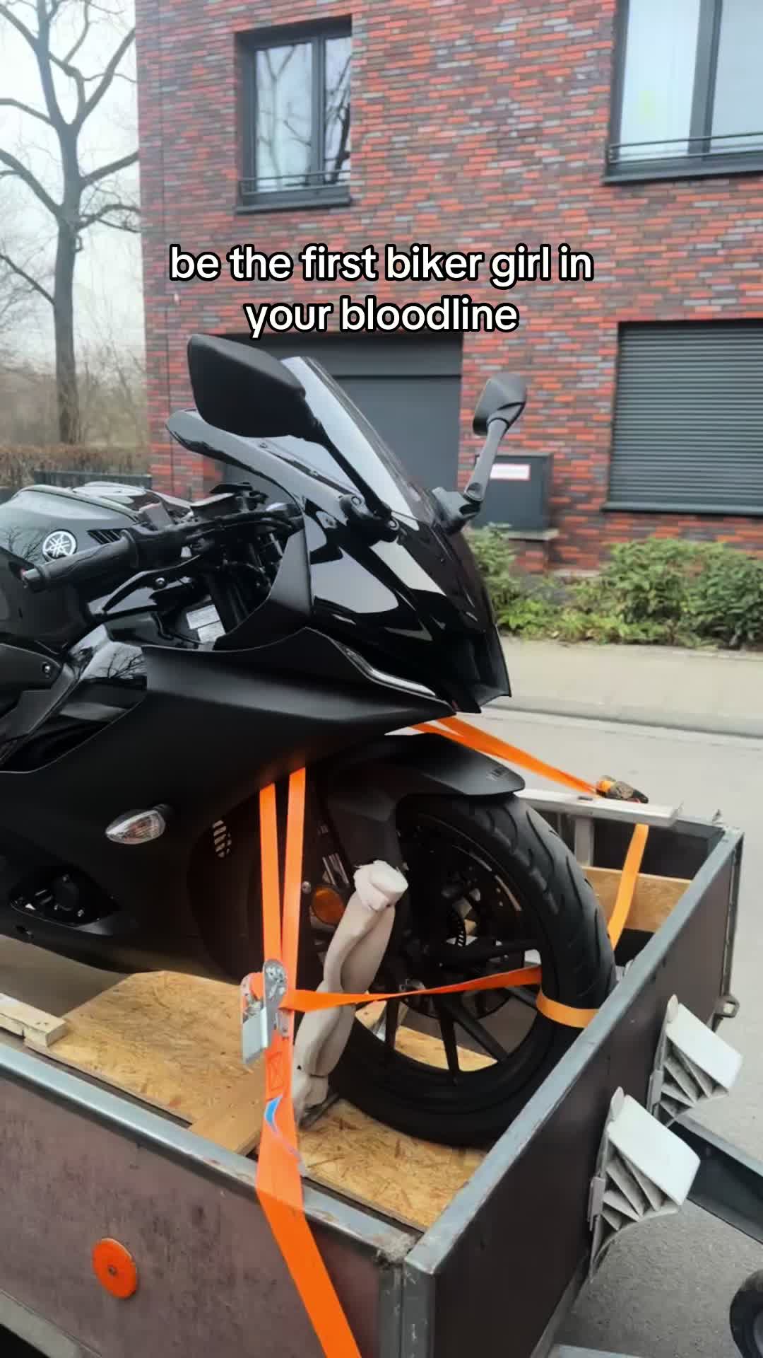 @Bikergirl