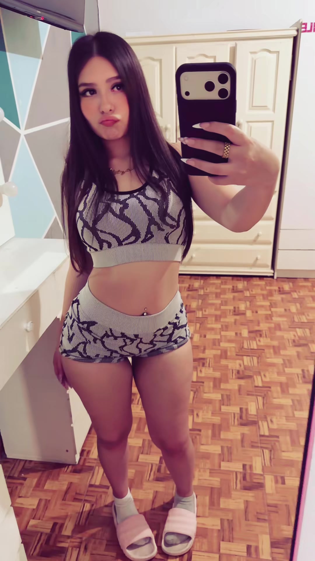 @Goldennnbrunette00