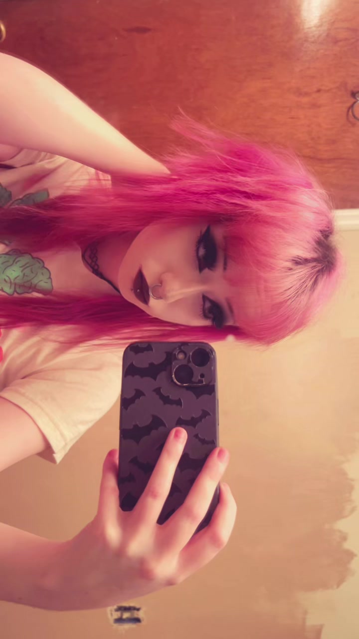 @<3