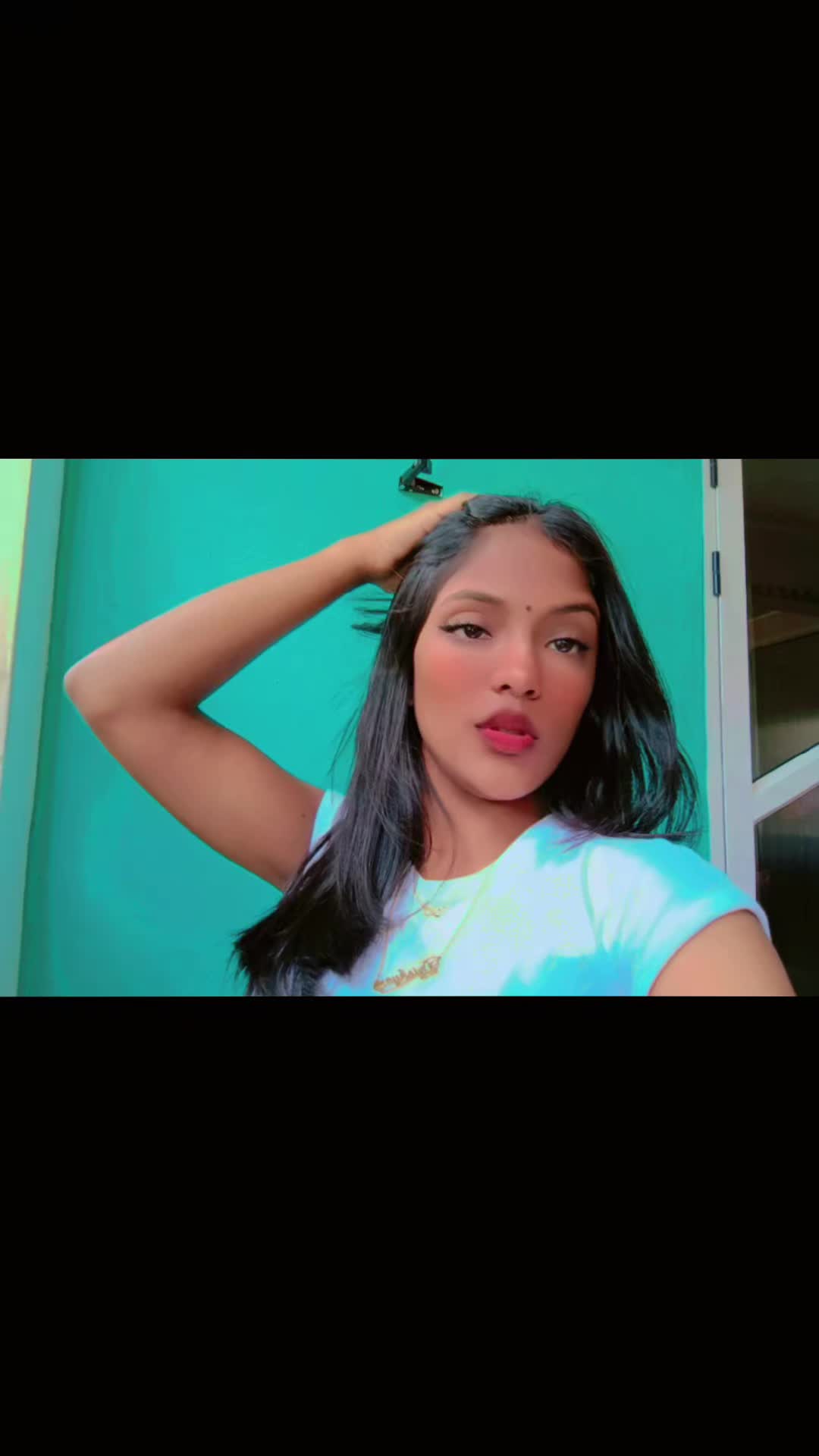 @Vanshika.𝓛 💋