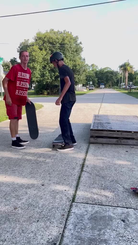 @Lamsk skateteam