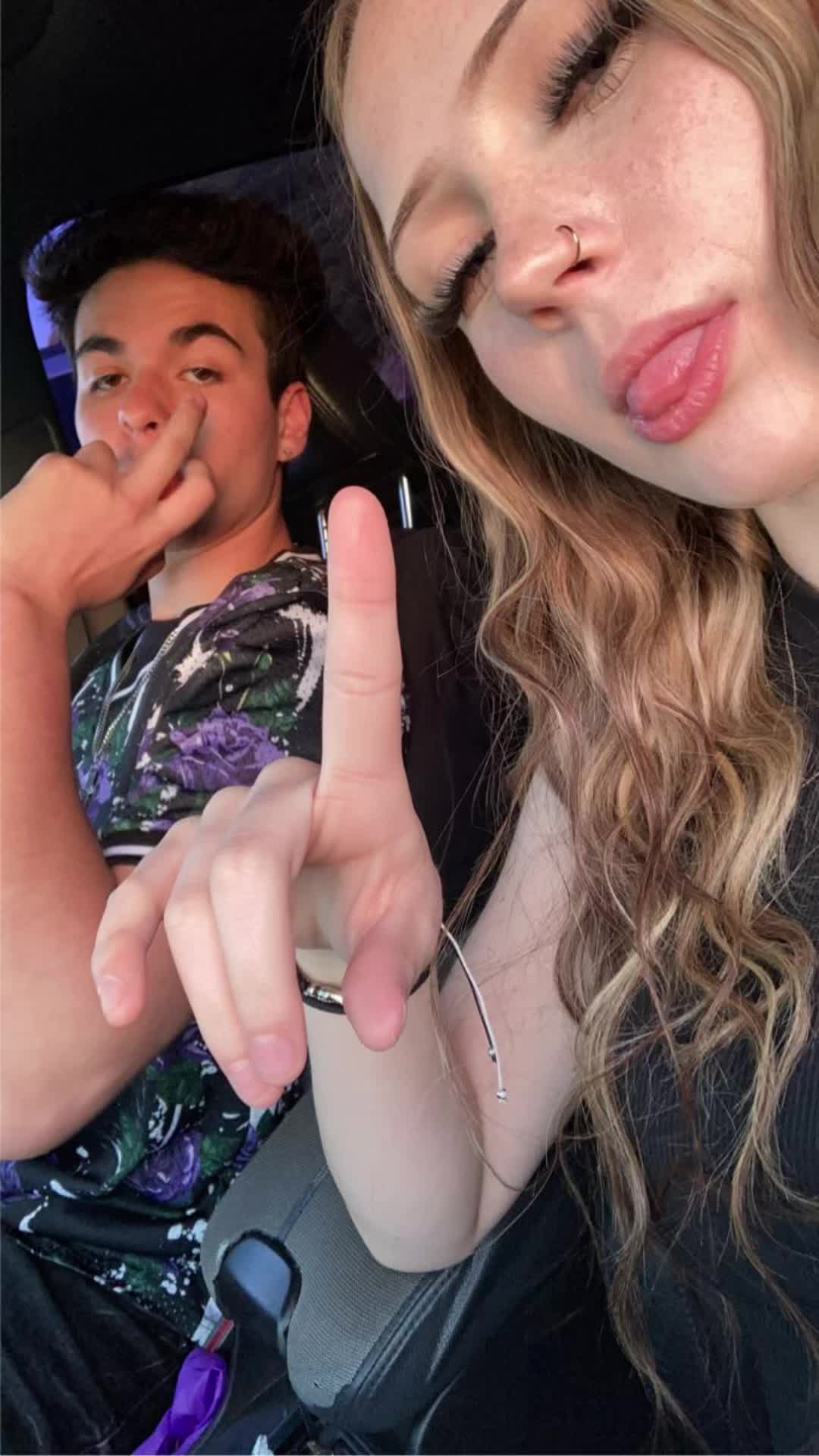 @De🧎🏻&zwj;♀️