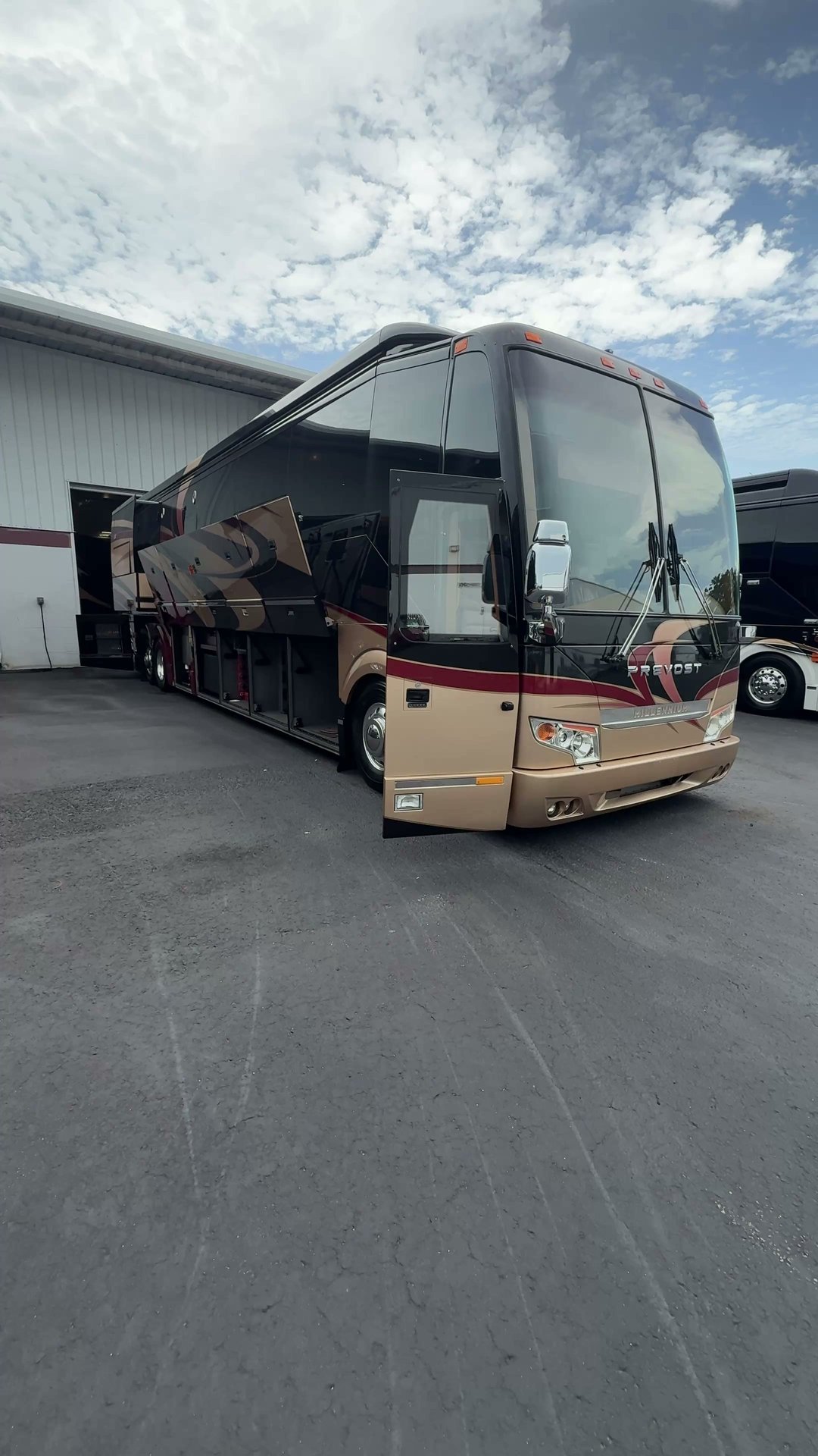 @the_motorcoach_store