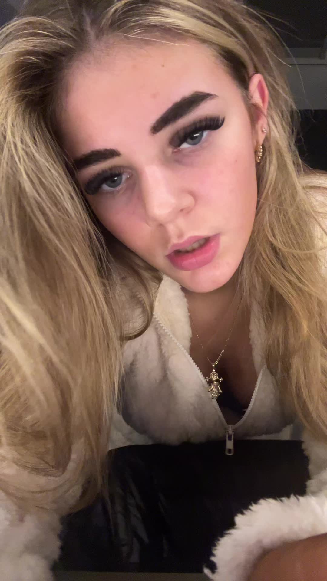 @poppykobrien