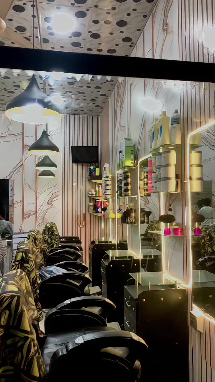@waqashaircut
