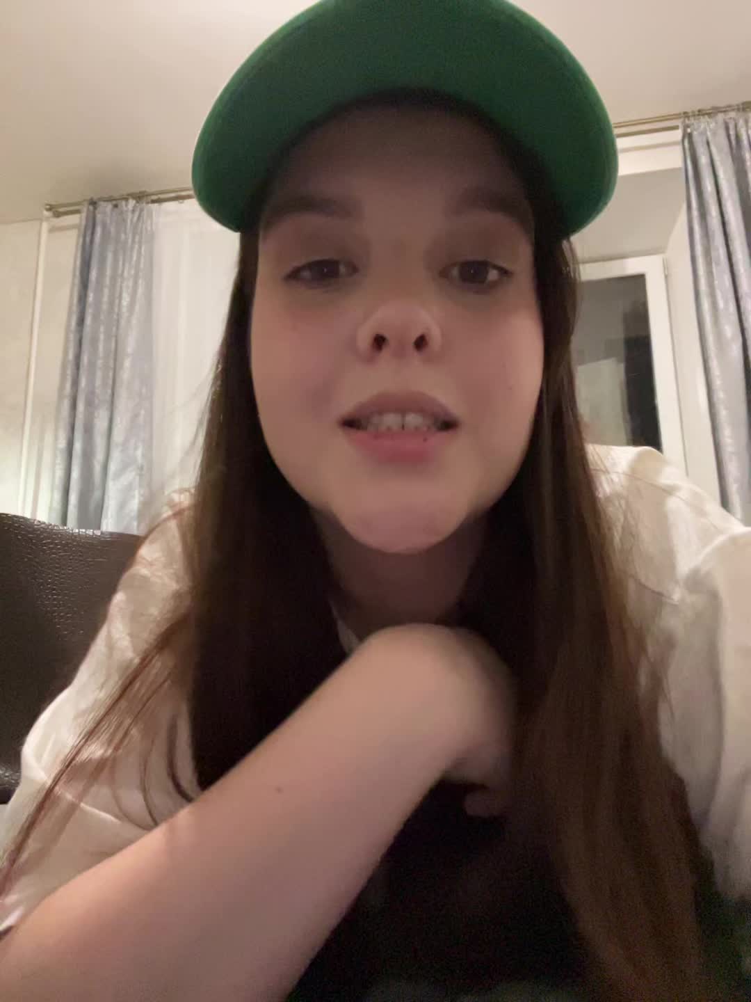 @мила