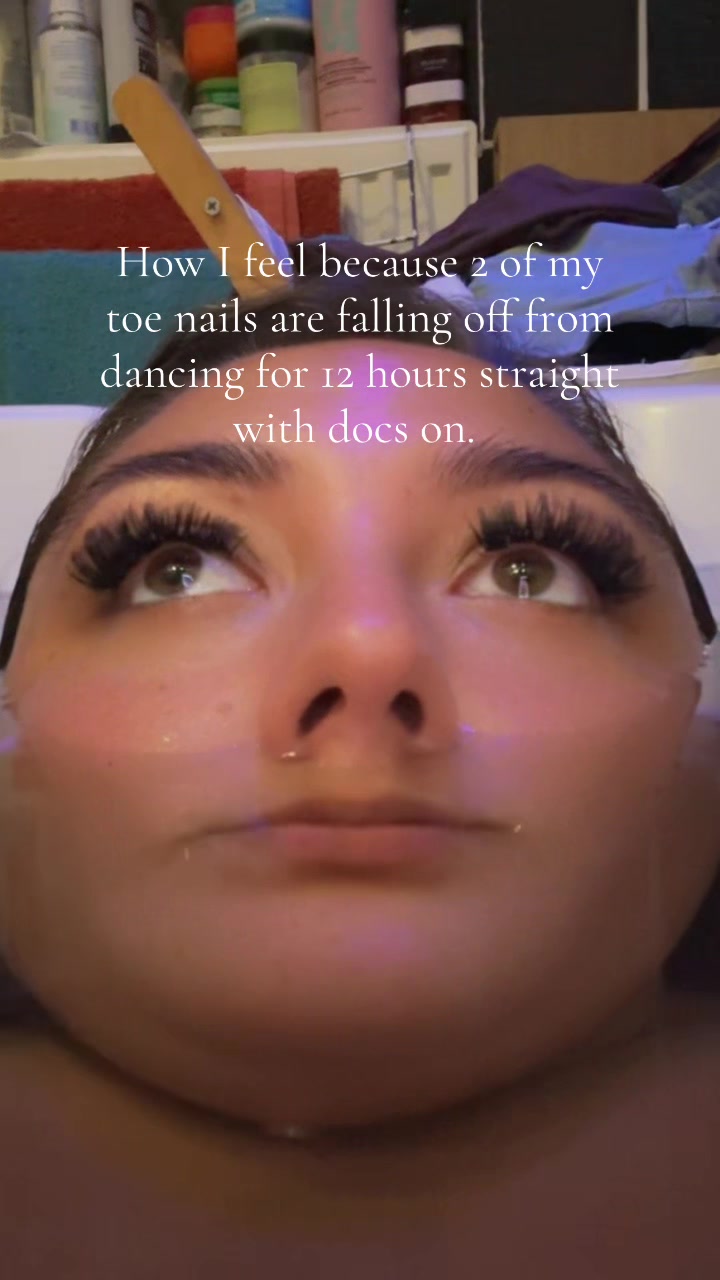 @E L L I E   W I L S O N