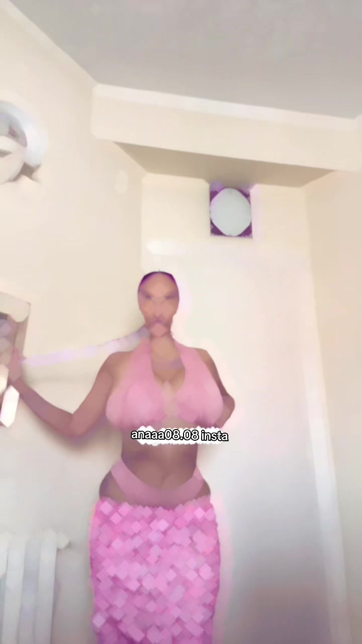 @𝓐𝓷𝓪𝓪𝓪🐳.