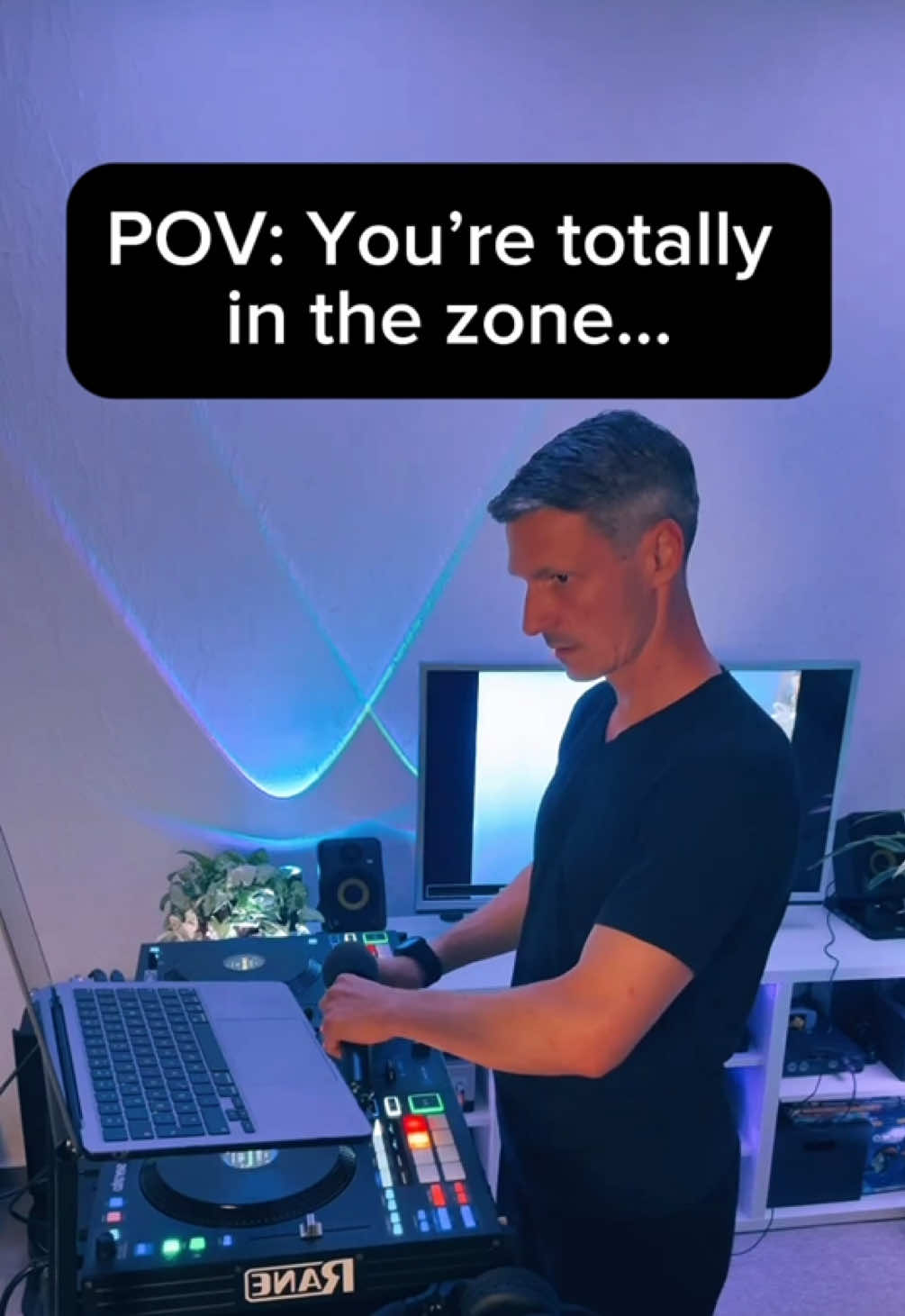 @AVELØ