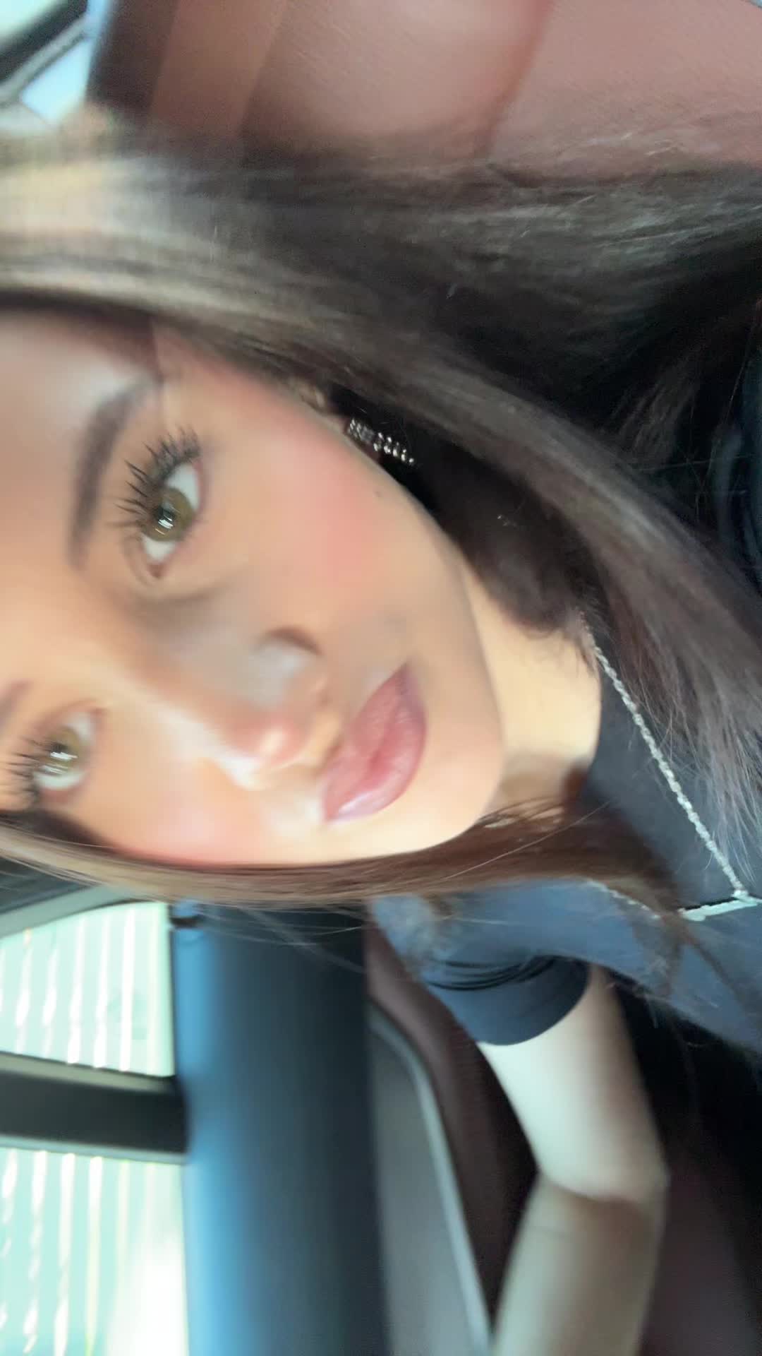 @🫦