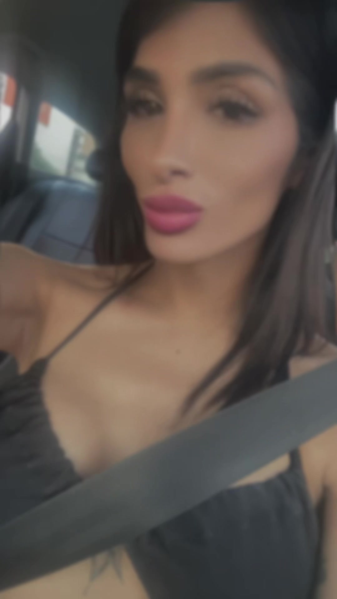 @micaelaviral54