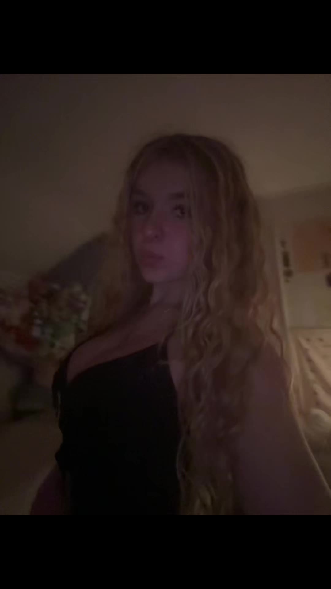 @izzy_swimss