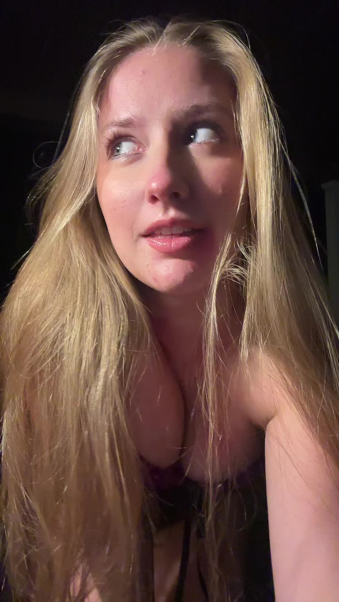 @️😜💗💋🤗👸🏼👱&zwj;♀️😻🎊