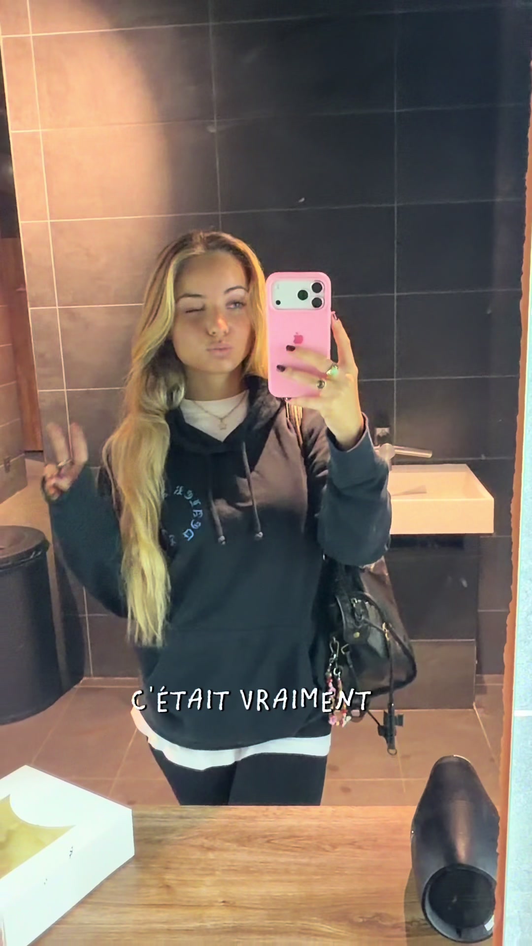 @odélia