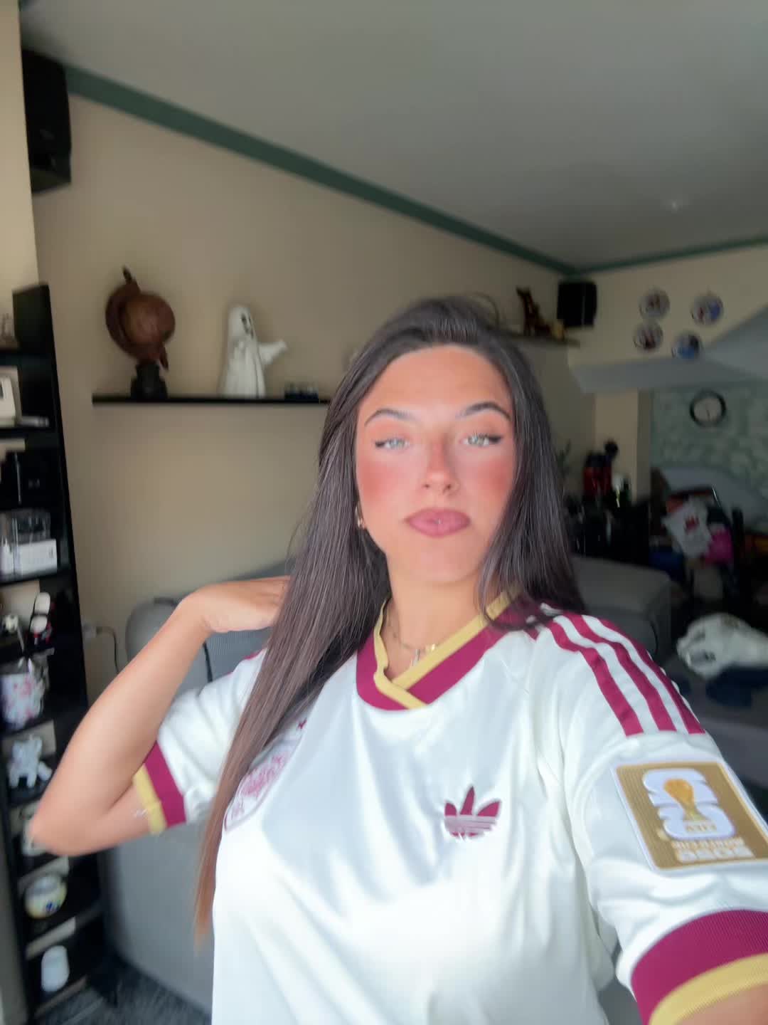 @𝐴𝑟𝑖𝑎𝑑𝑛𝑎 𝐶ℎ𝑖𝑎 🌺