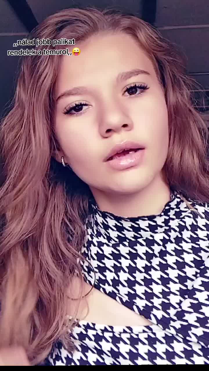 @Barbara Szab&oacute;