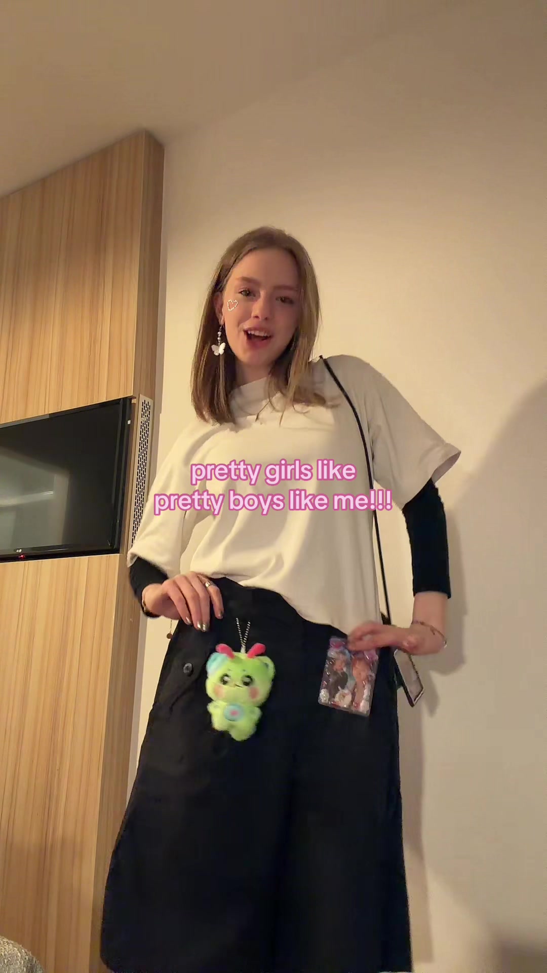 @thea⁷