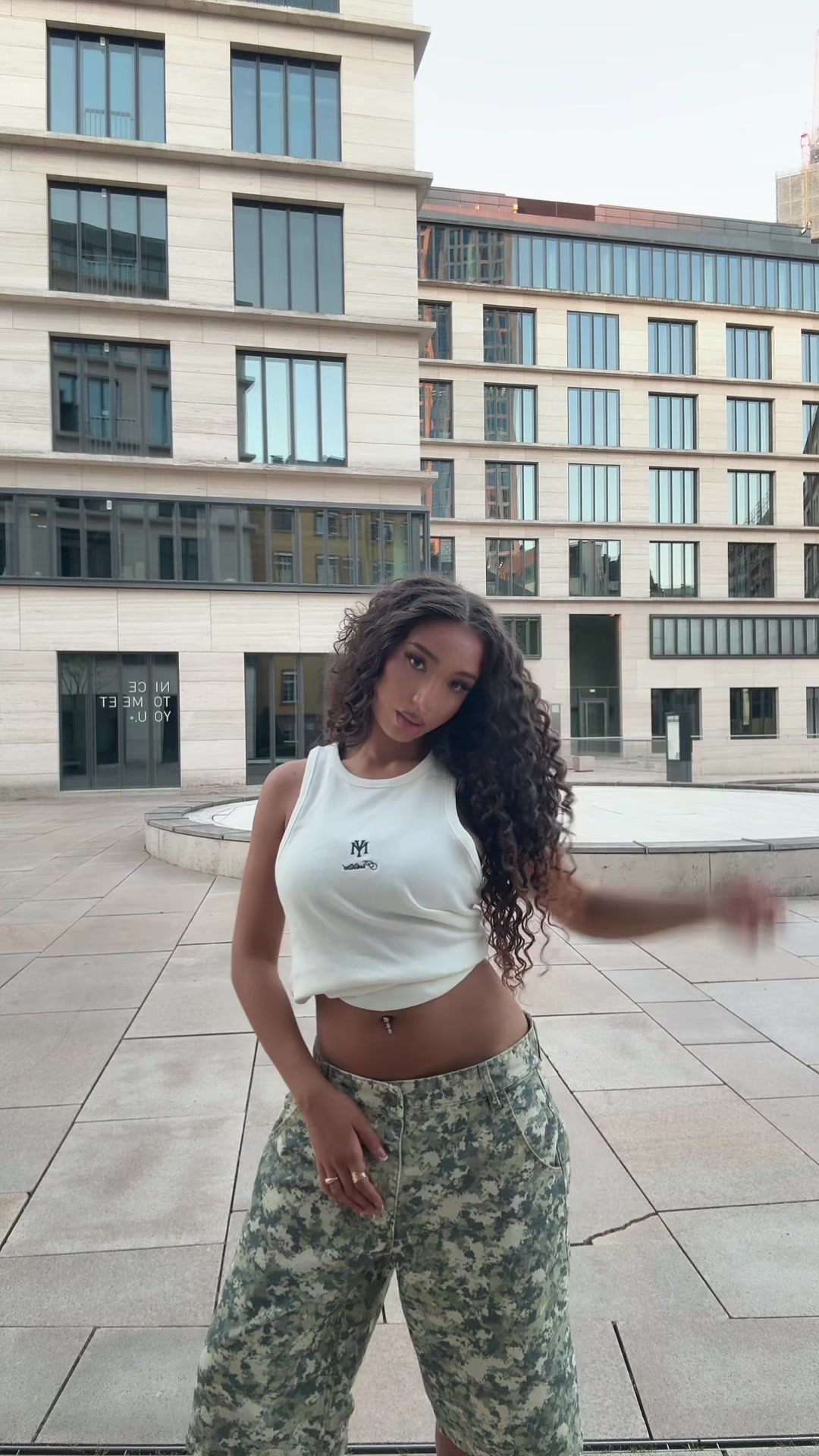 @𝓐𝓷𝓪