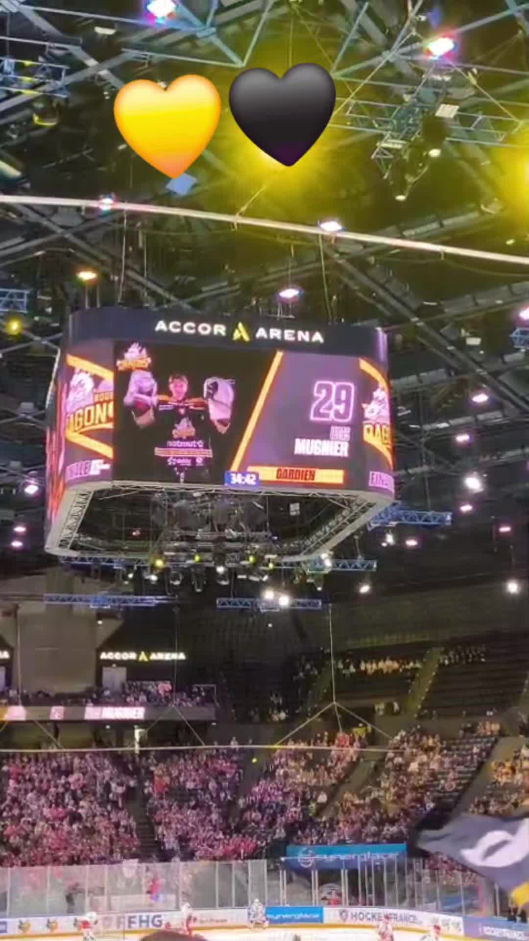 @Margaux💛🖤