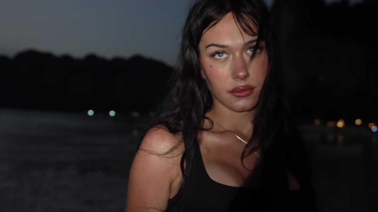 @harriibella