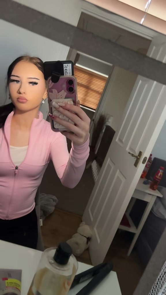 @niamhᥫ᭡’