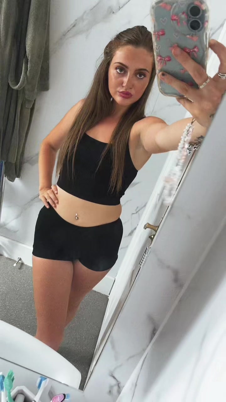 @LaceyMarie🩷