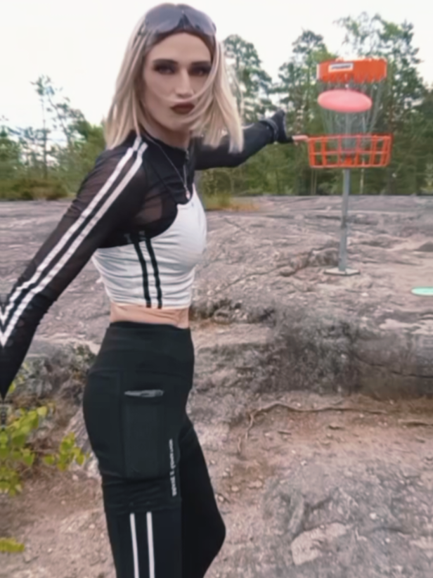 @Lina_crosses