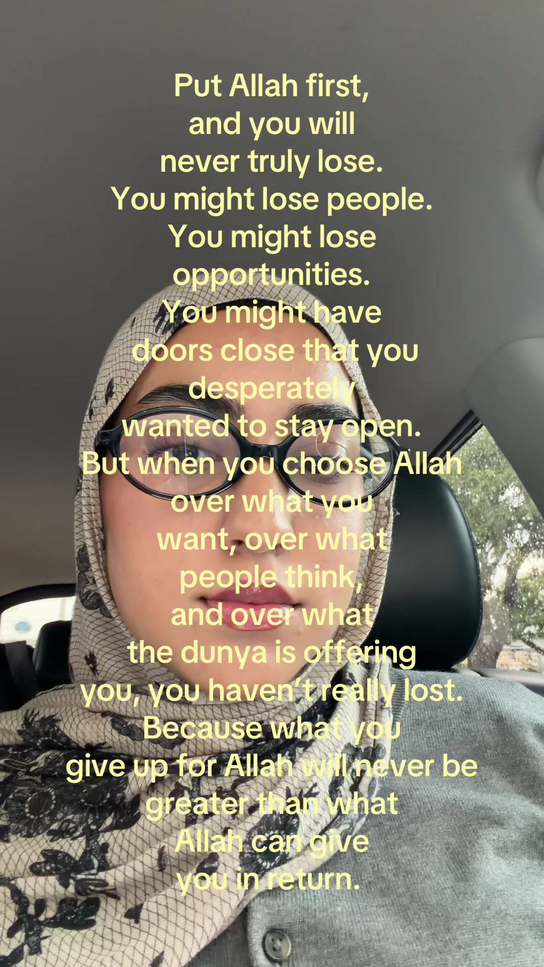@AmiraInVogue