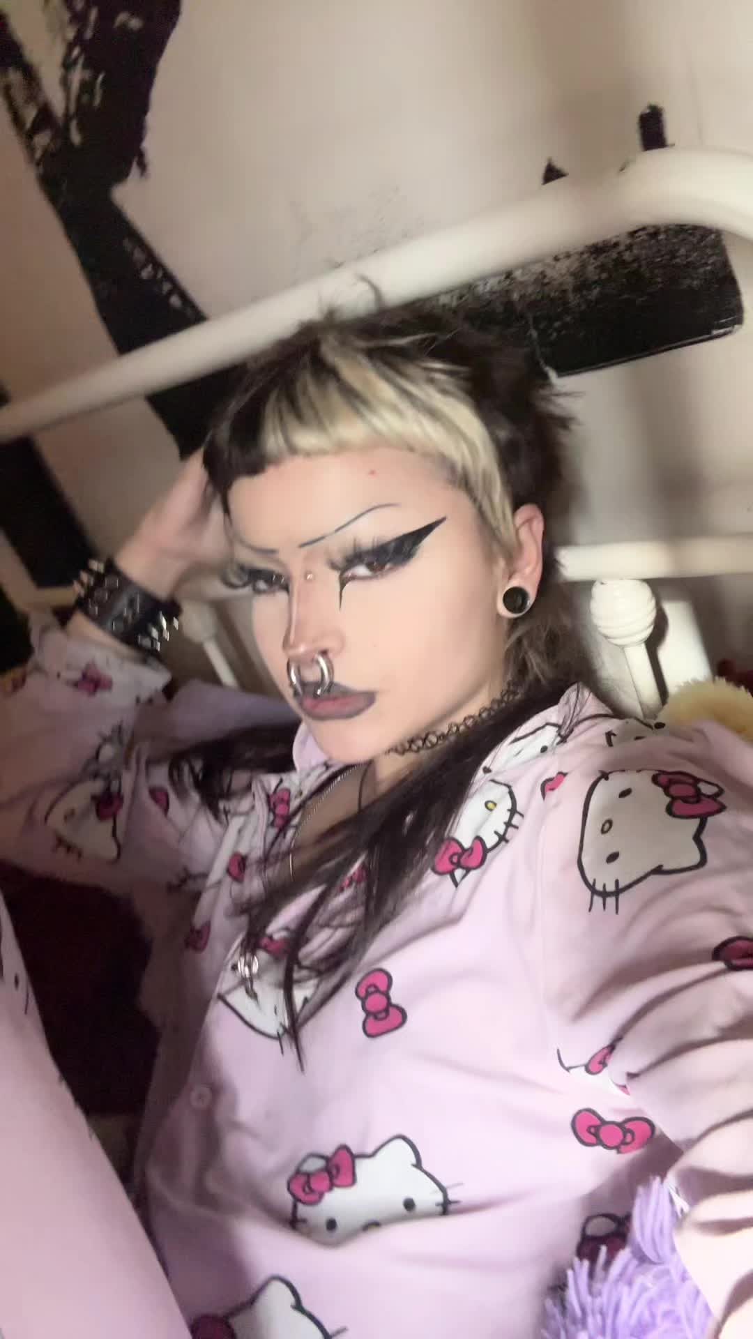 @Meg🦇