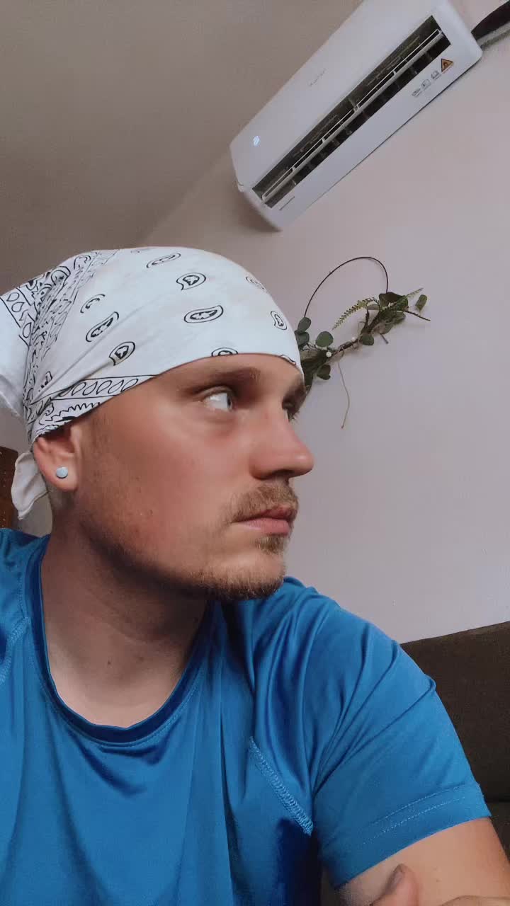 @A vidéki asztalos