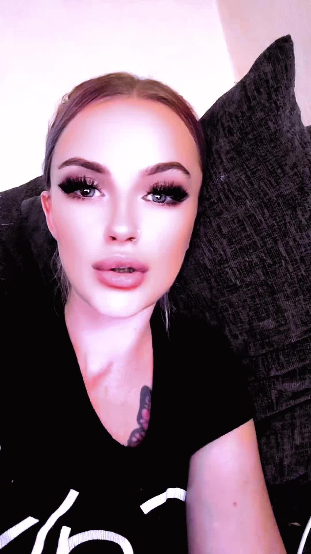 @🦋💜🩷ThatGirlAnniee🩷💜🦋