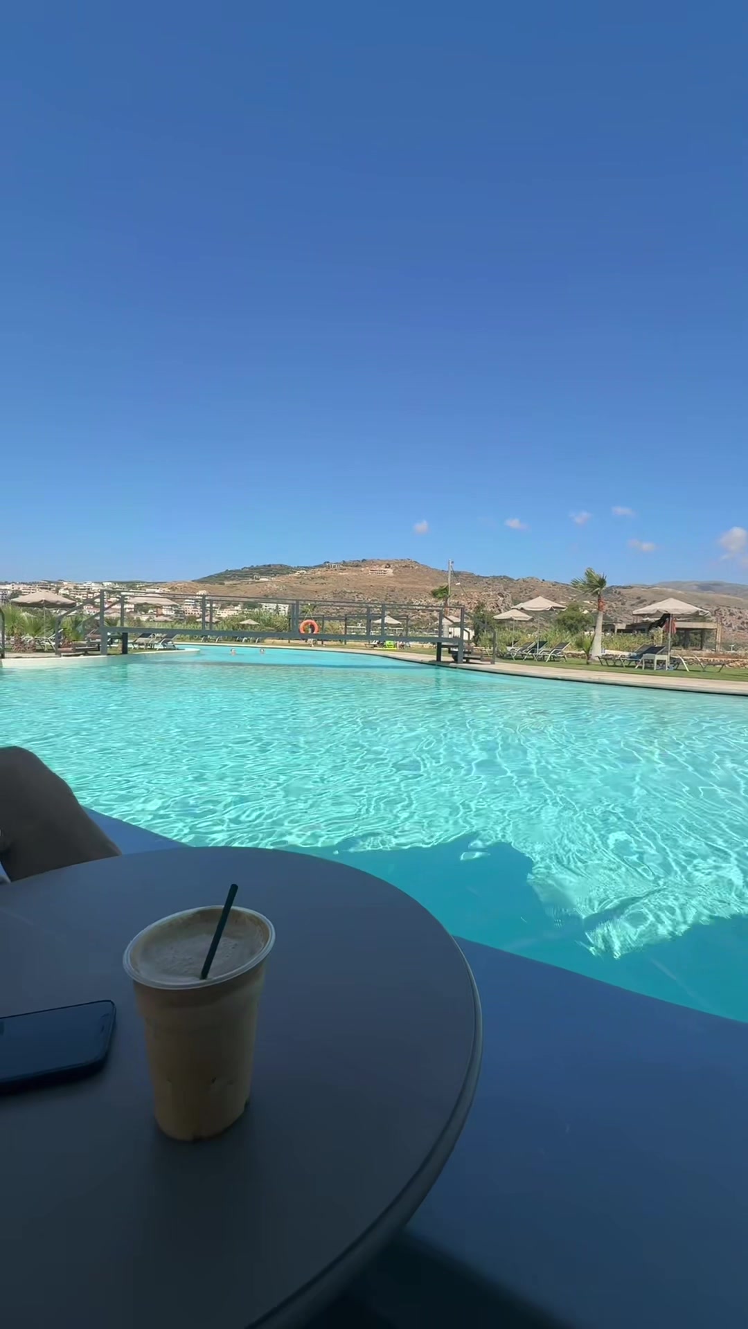 @Emmzzi