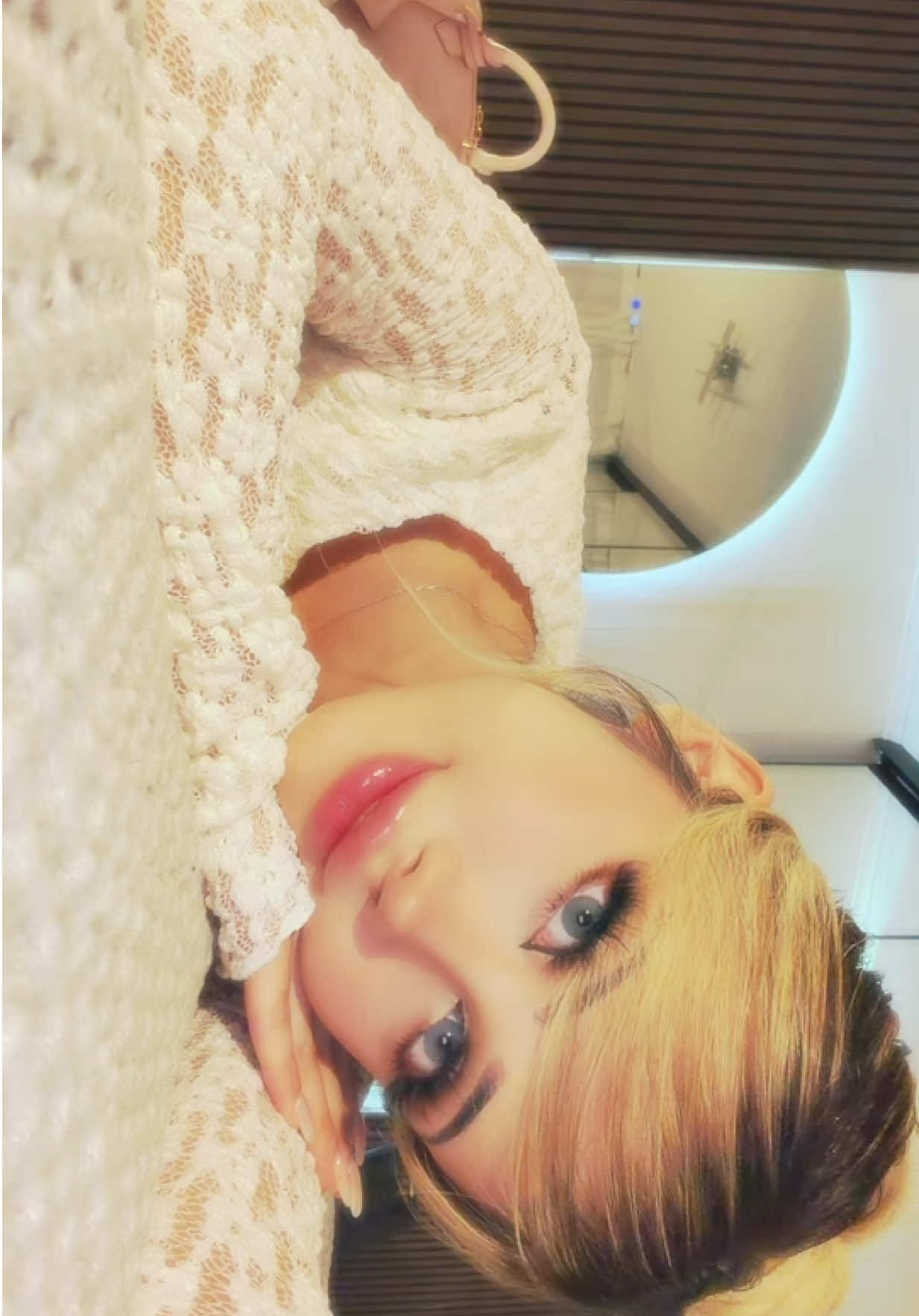 @𝐋𝐢𝐬𝐚