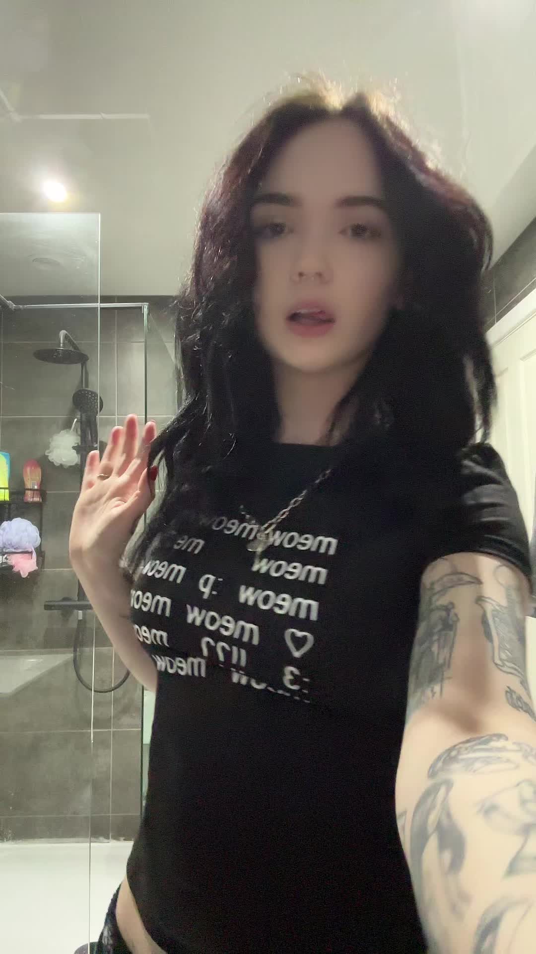 @ᴹᵉᵒʷ