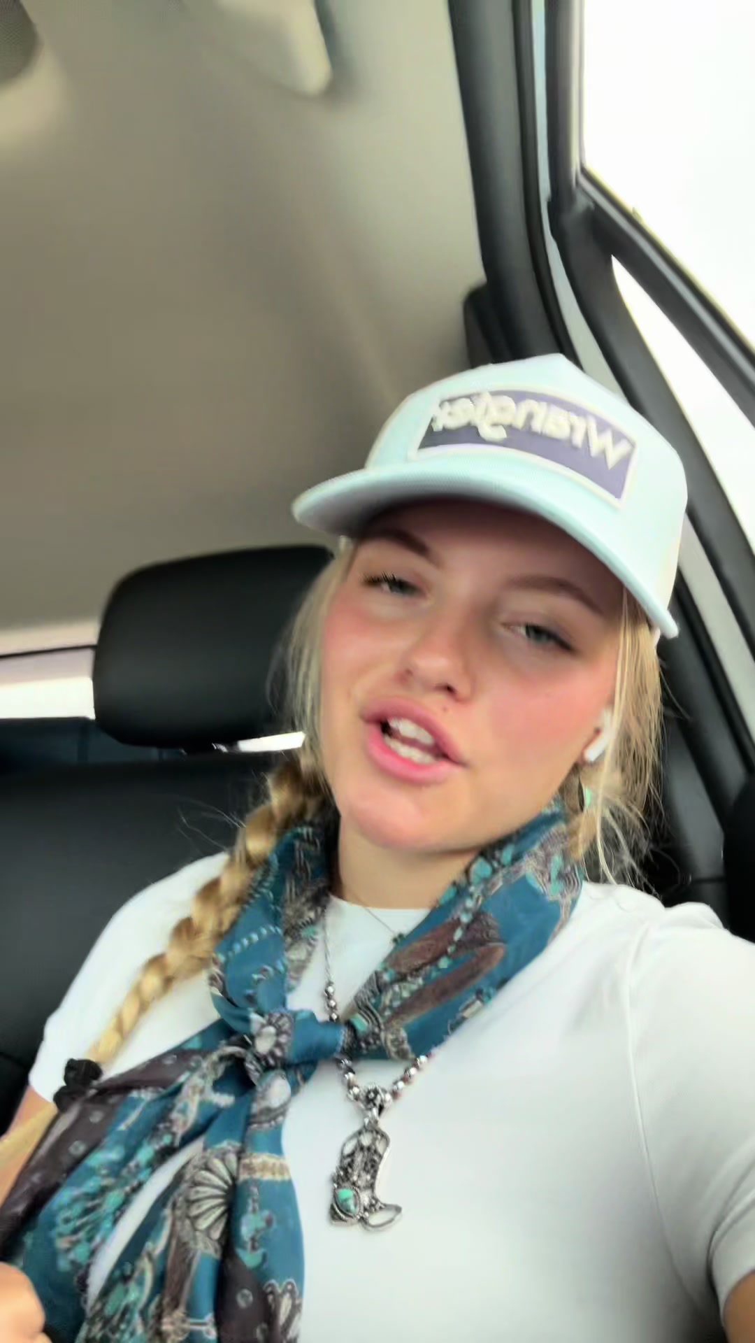 @Alena🤠