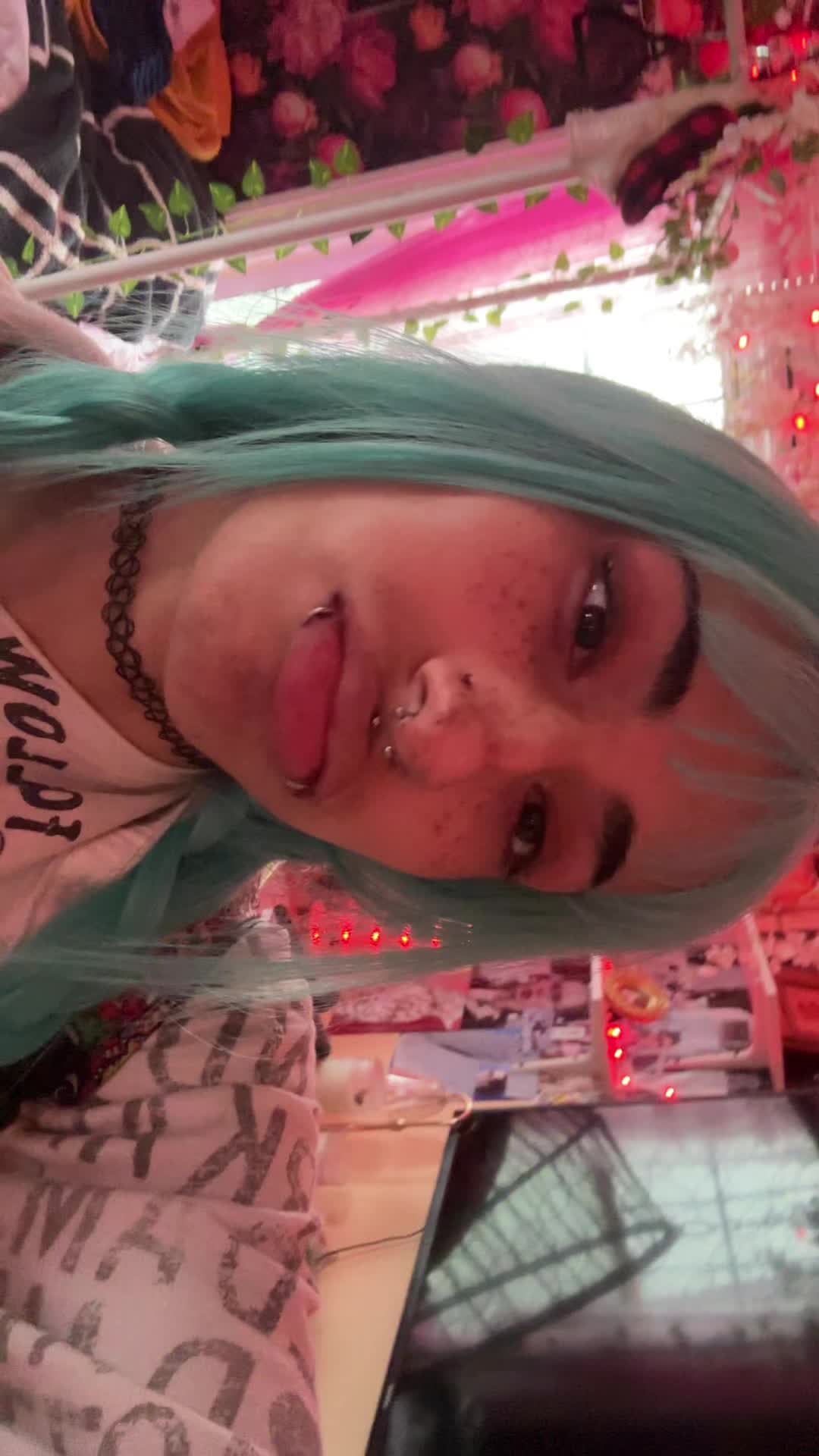@≽ܫ≼