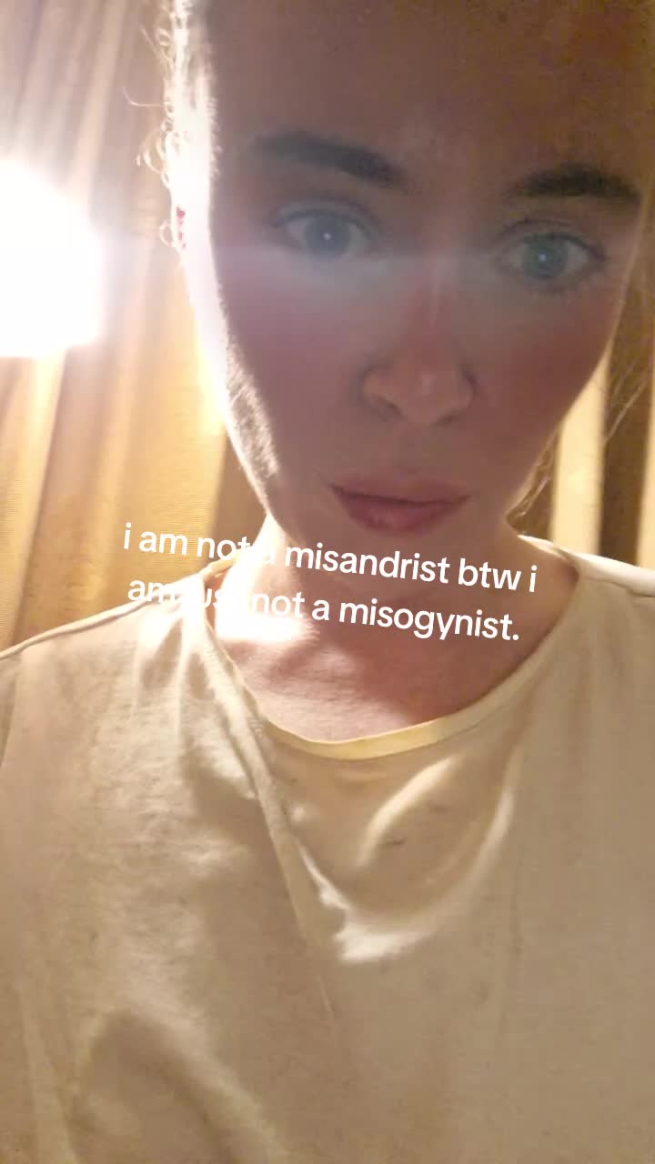 @lollyybmnqh