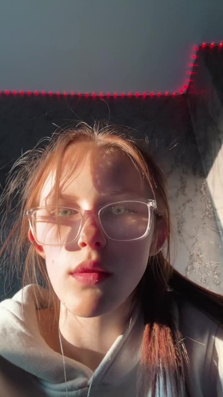 @hannahkennett.