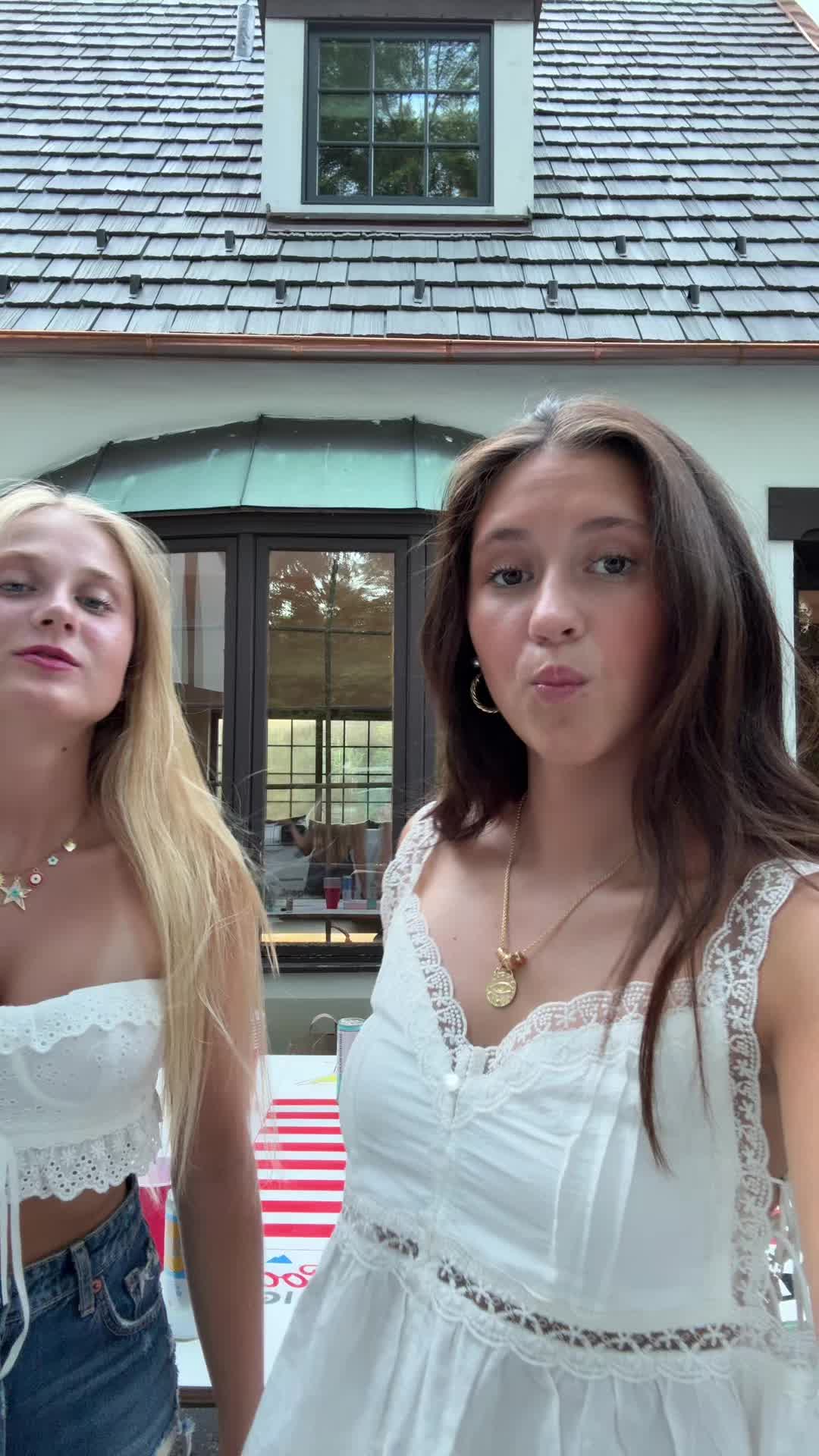 @chloe