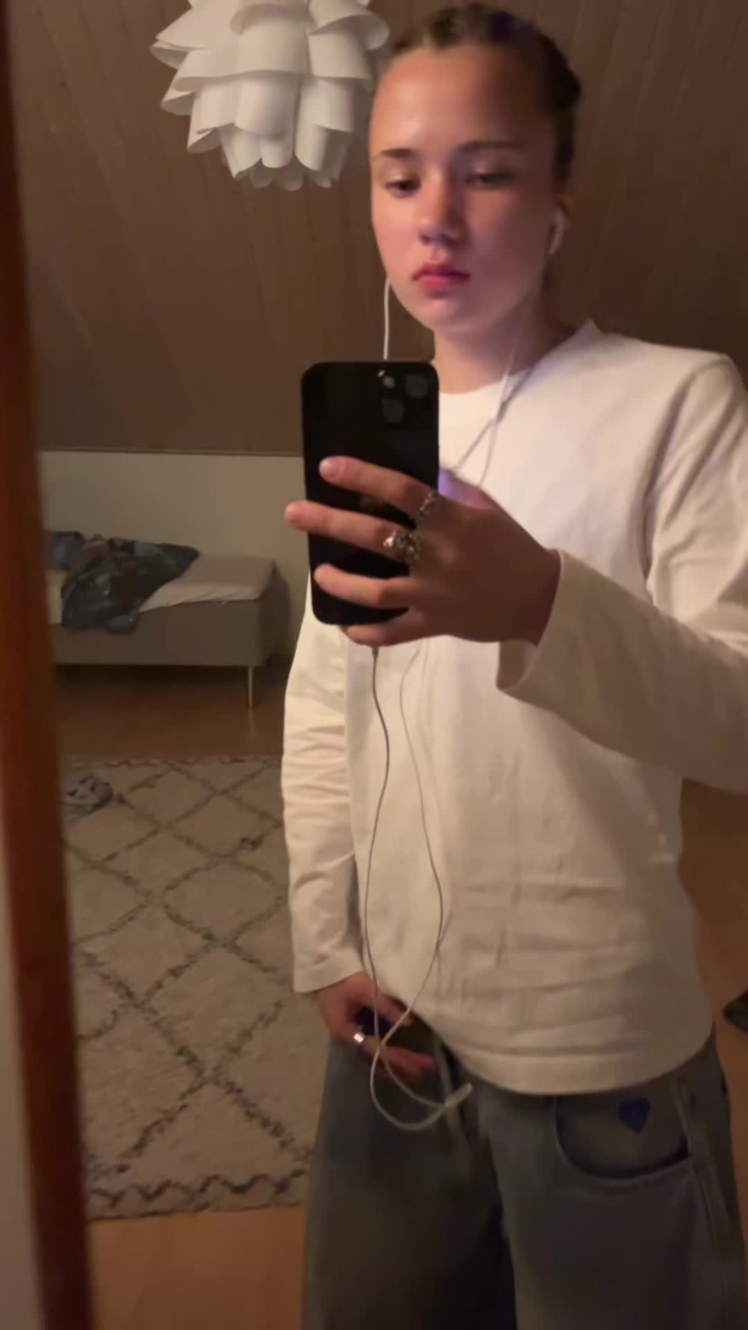 @︎