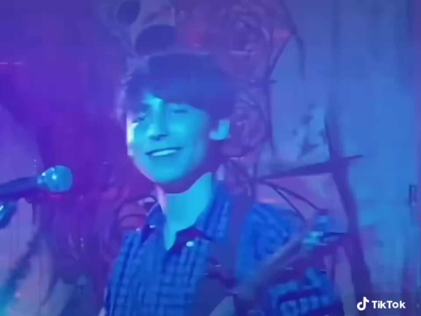 @Youngroyalheartstopperfan🌟