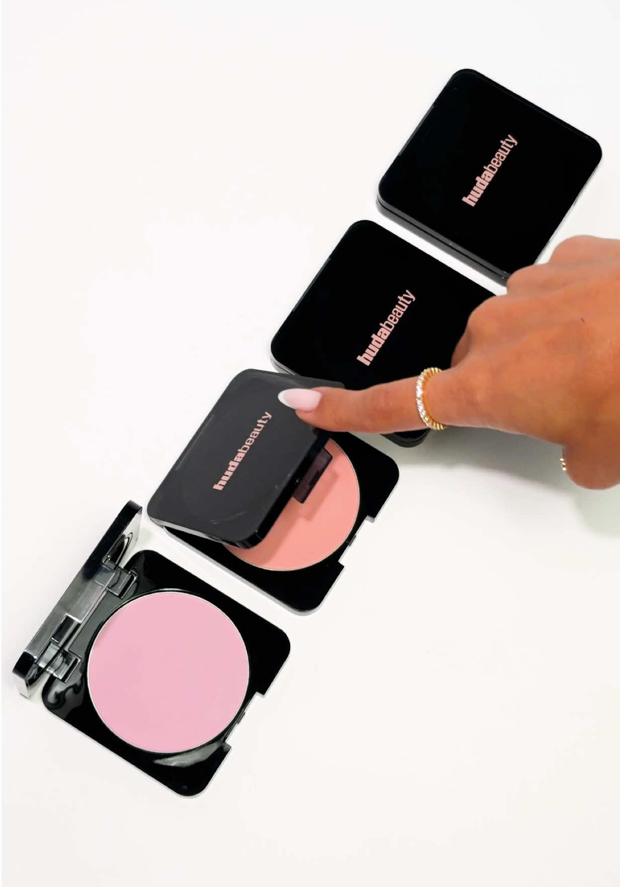 @Huda Beauty